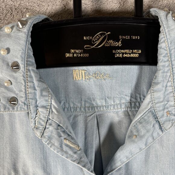 Kut From The Kloth Denim Shirt Women’s Size S Light Wash Pearl Snap Spike Collar - Picture 4 of 16